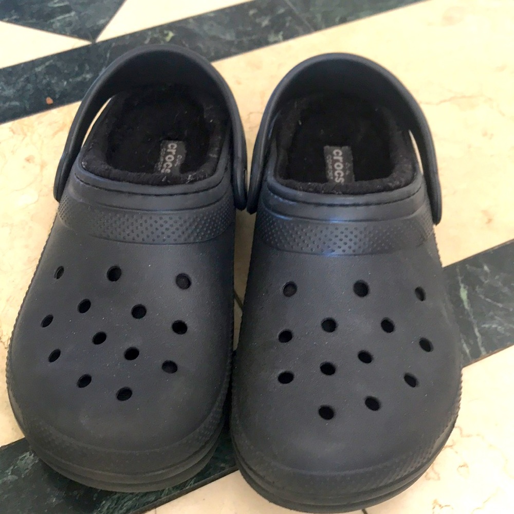 Lined Crocs boys size J3